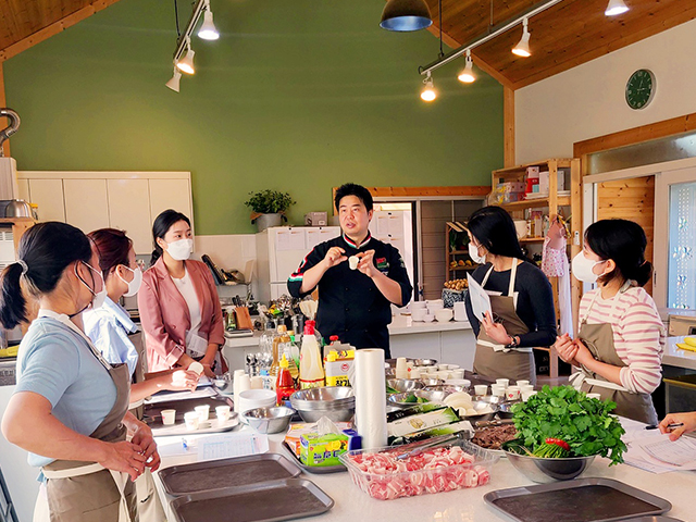 숲에서 마을을 요리하다<br />‘천안호두 건강음식 조리 체험'